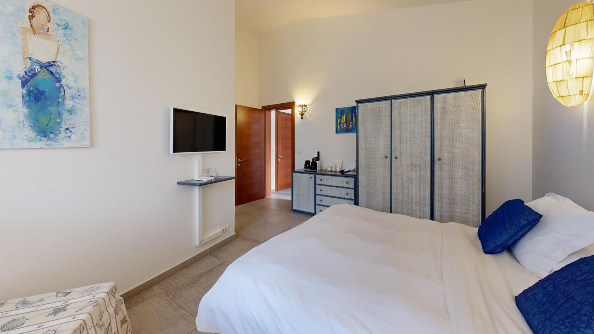 Poisson Rouge Hotel Bonifacio  Exterior photo