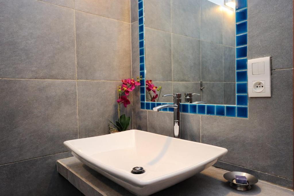 Poisson Rouge Hotel Bonifacio  Room photo